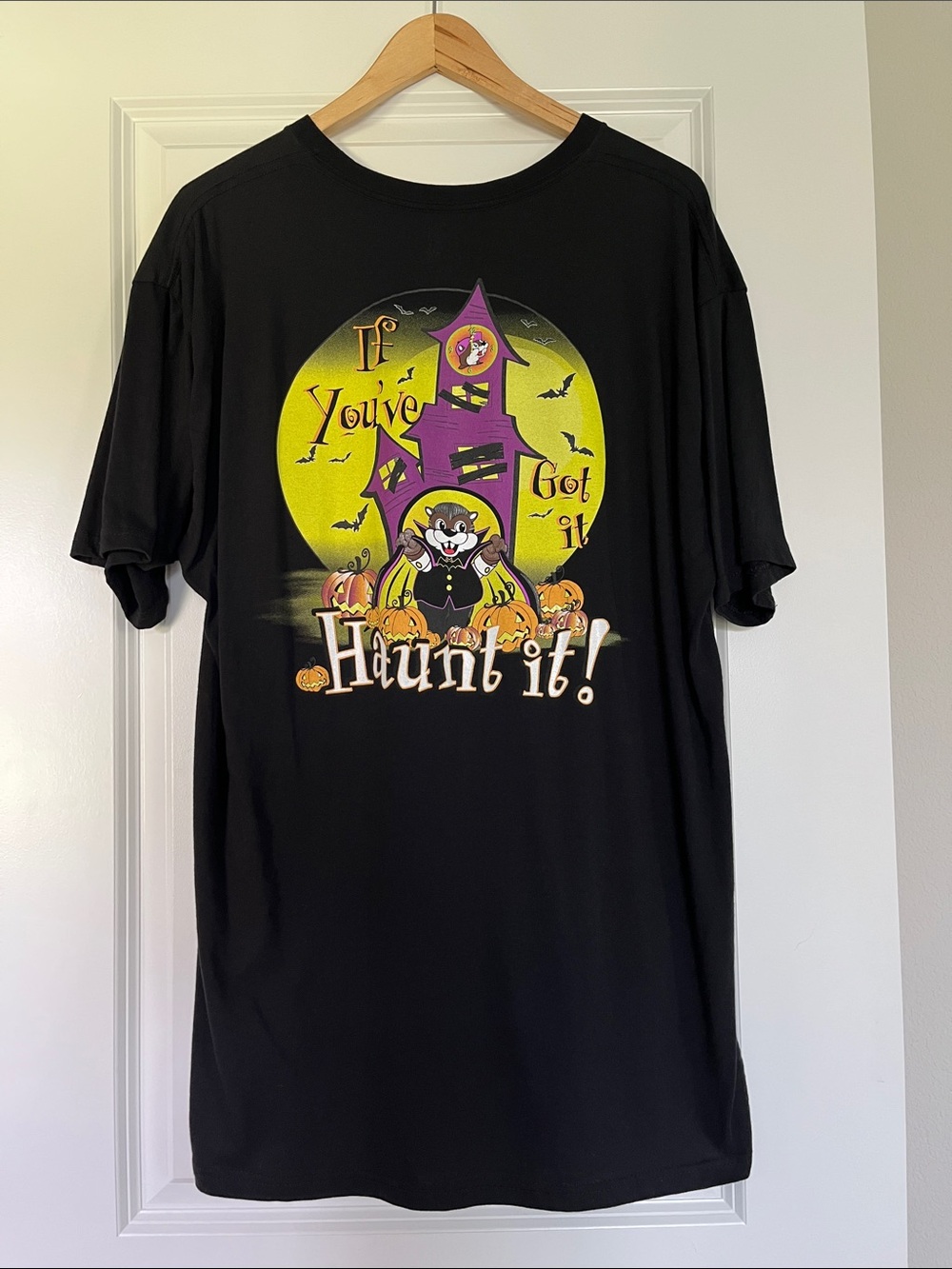 Buc-ee's Halloween Theme T- Shirt Size XL